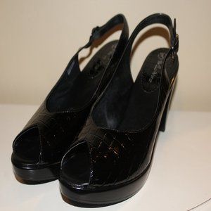 BELLA VITA Cute open-toe slingbacks. 3 1/2 inch heel.